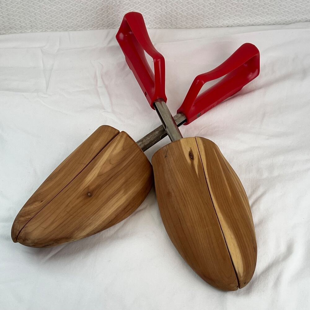 Vintage Rochester Travel Tree Cedar Shoe Trees Size 5 Pair Adjustable USA